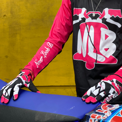 NLB Cancer MX Gloves